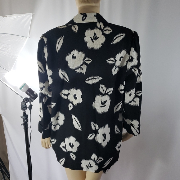 Black and white open floral blazer 100% cotton - Picture 2 of 8